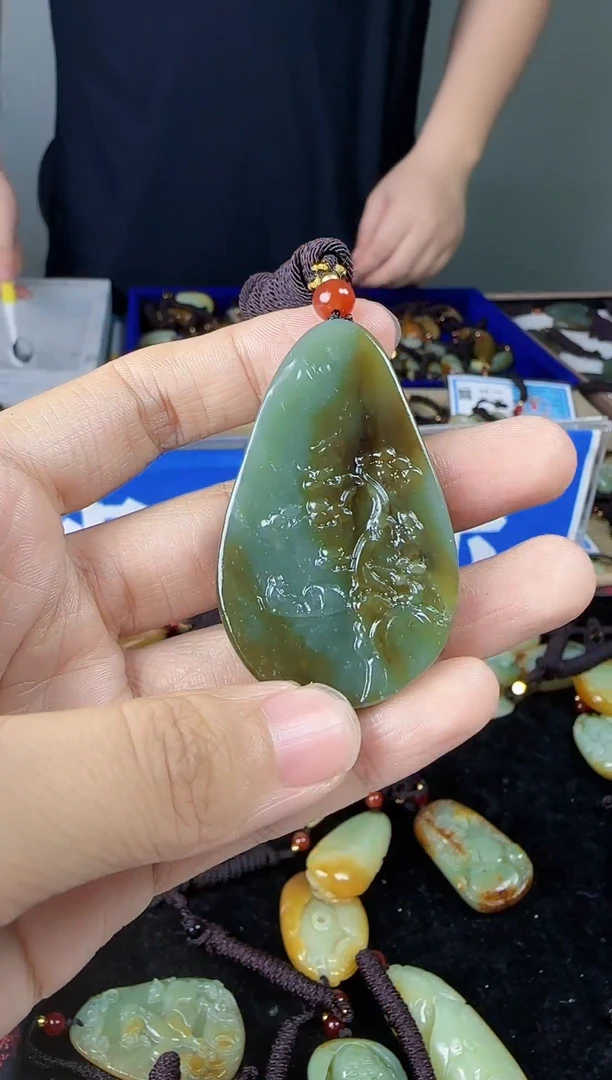 和田玉未镶嵌颈饰1