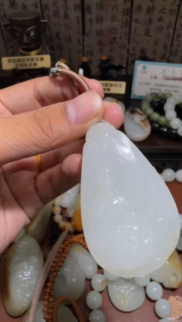 未镶嵌和田玉挂件和田玉