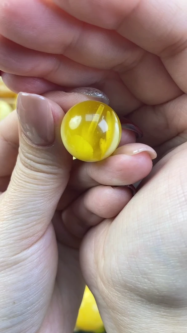 【闪购商品】琥珀裸石未镶嵌月.30