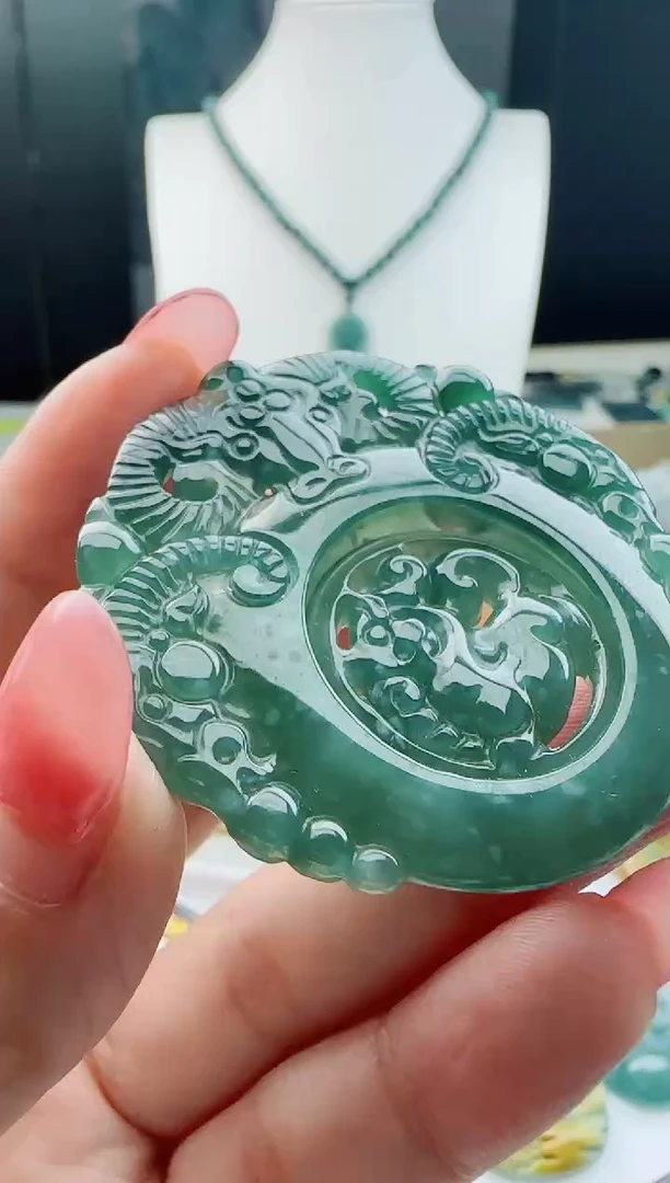 【闪购商品】翡翠颈饰未镶嵌多样性随机一件发货