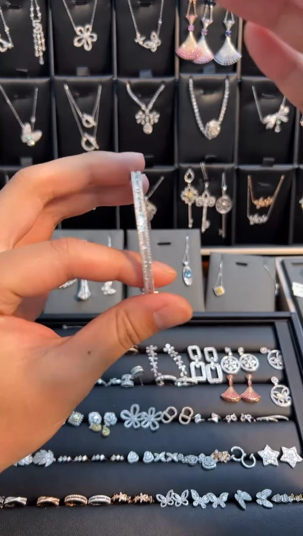 手镯铂Pt950镶嵌钻石铂金满天星手镯