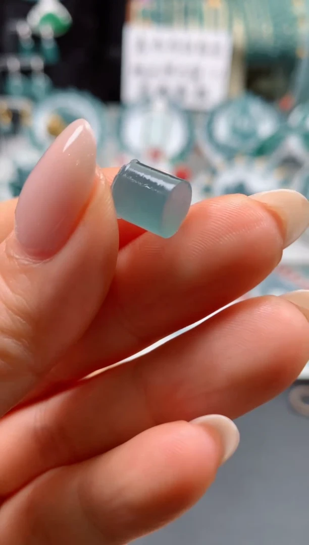 翡翠未镶嵌颈饰0112986556（卡八小桶珠）