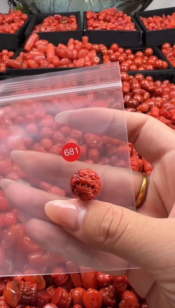 颈饰未镶嵌南红玛瑙1