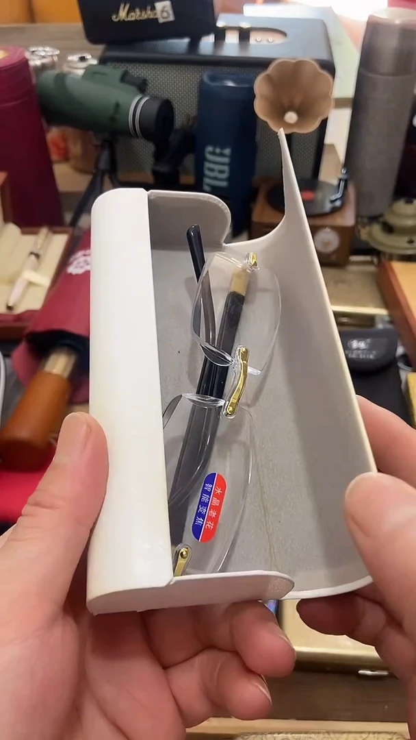 瓷片闪购商品  如图所示