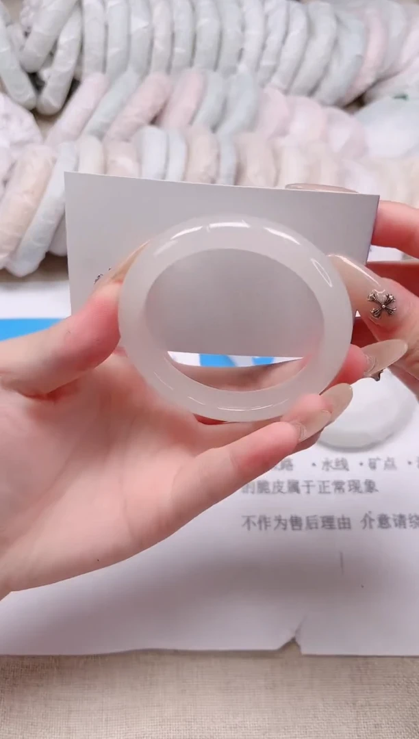 未镶嵌手镯石英质玉179-52