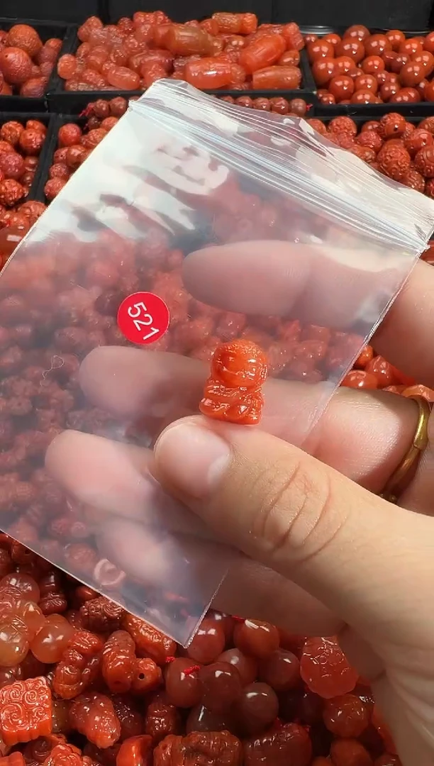 颈饰未镶嵌南红玛瑙1