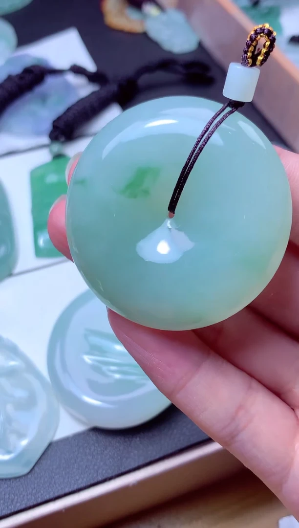 颈饰未镶嵌翡翠天然翡翠A货