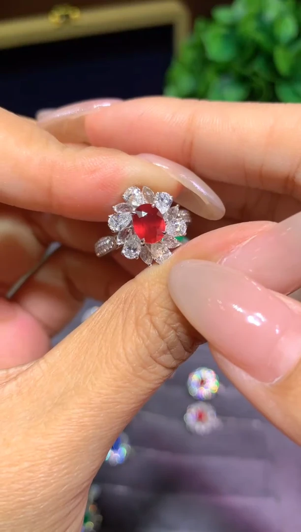 18K金镶嵌戒指红宝石1.03ct
