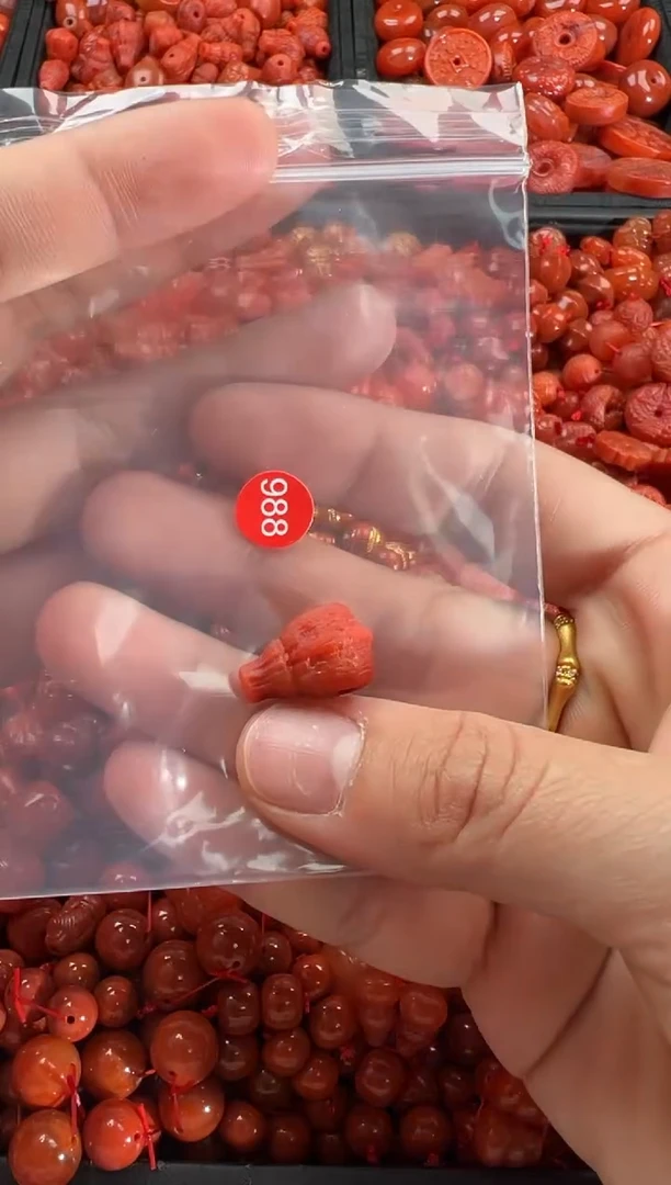 【闪购商品】南红玛瑙颈饰未镶嵌1