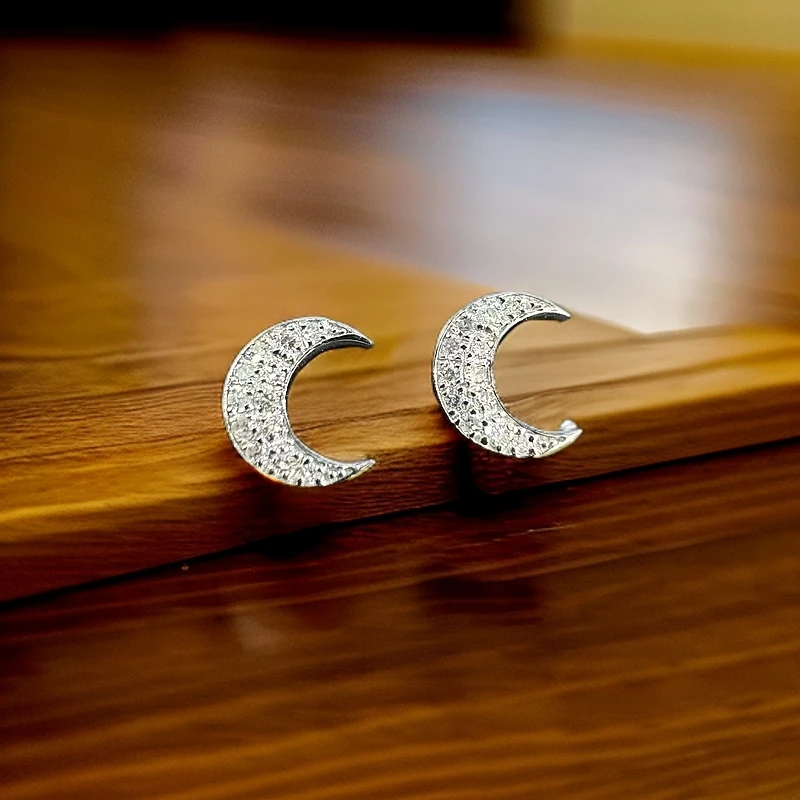 18k金镶嵌天然钻石10分月亮耳钉一对TG