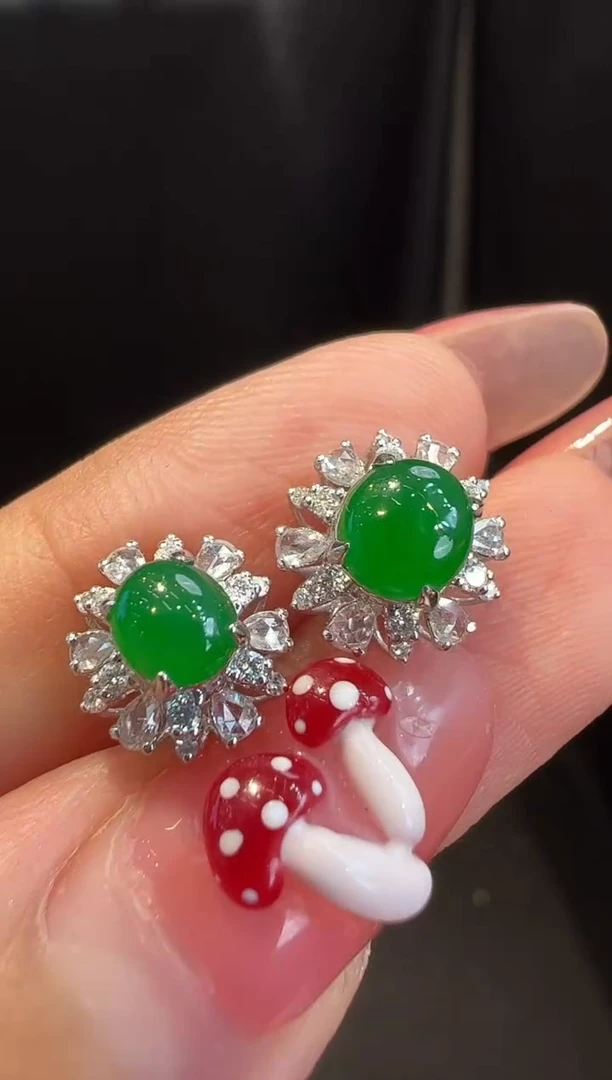 翡翠18K金镶嵌耳饰耳饰