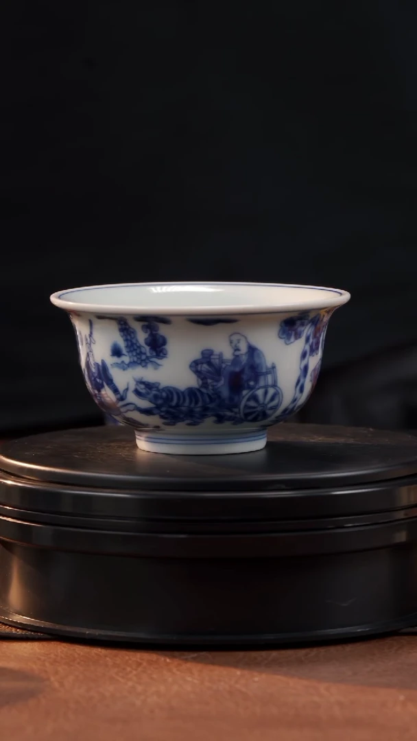 青花鬼谷子下山图压手杯---何白就是中国白---
