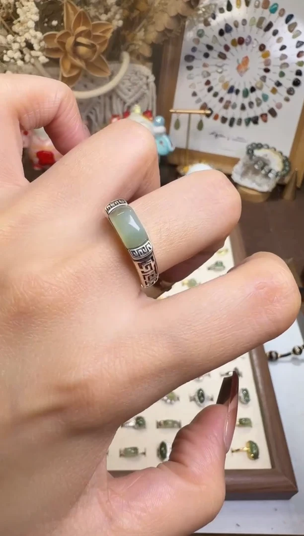 水晶摆件未镶嵌戒指