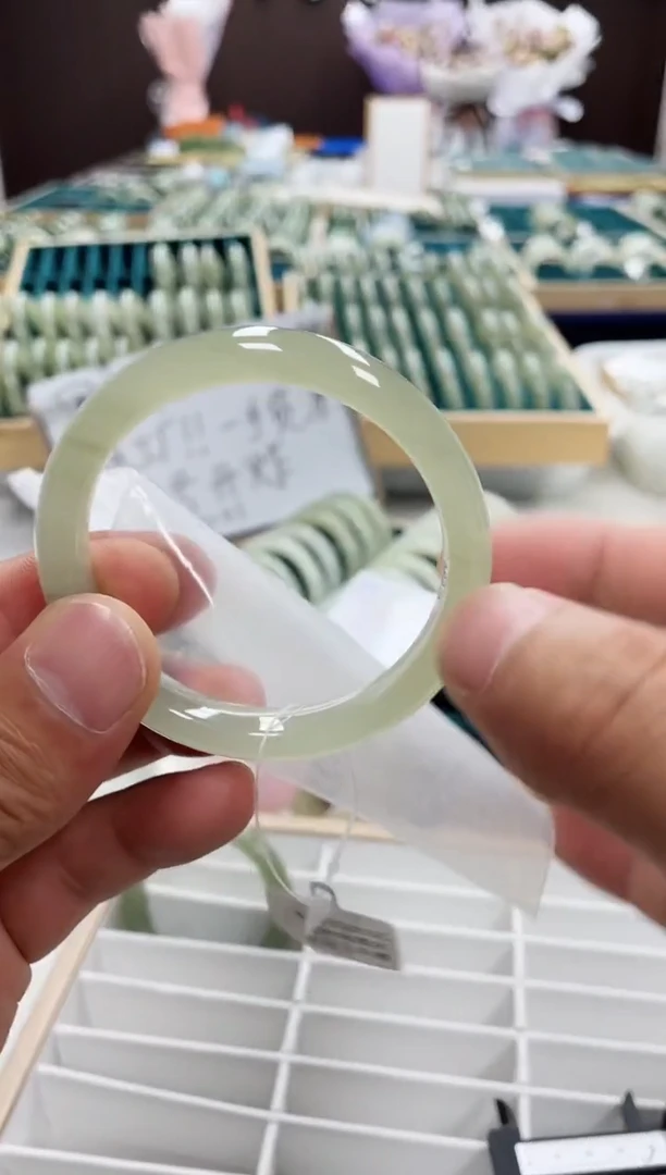 和田玉手镯未镶嵌和田玉手镯54 圈40 号