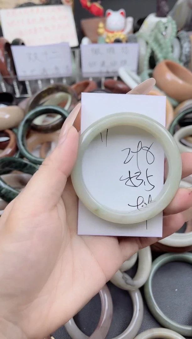 未镶嵌手镯石英质玉298