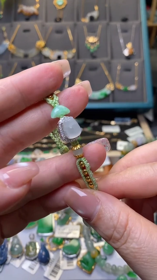 颈饰未镶嵌翡翠净货38148