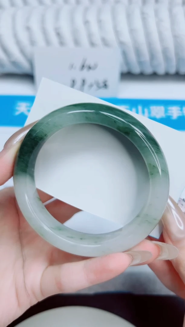 未镶嵌手镯石英质玉188/58
