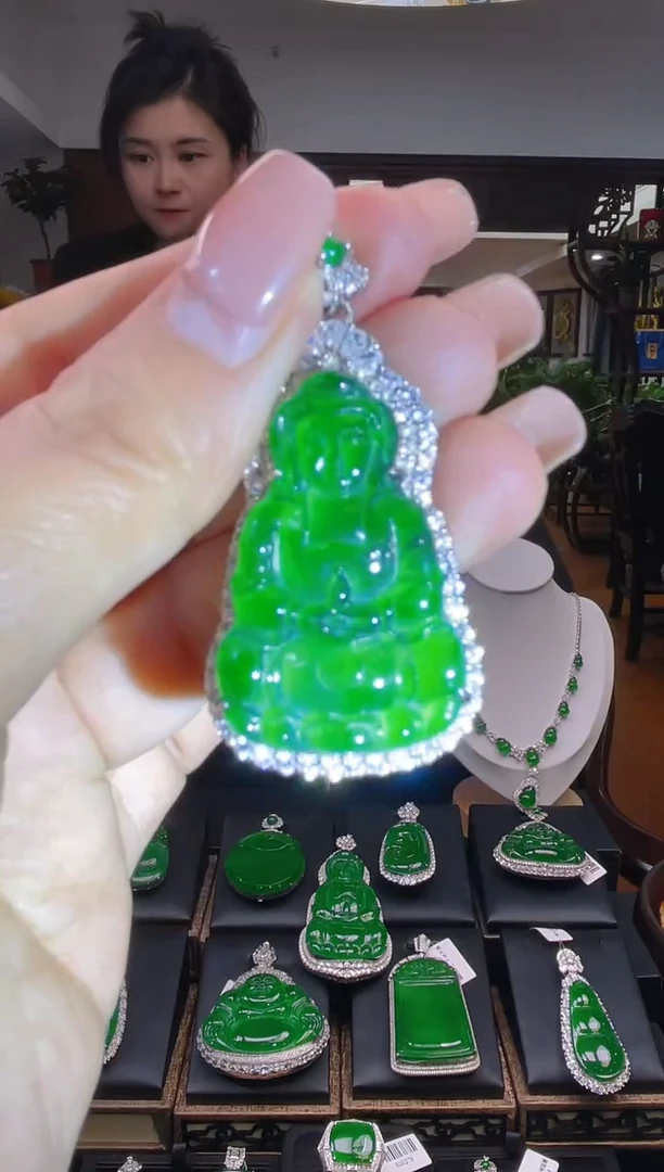 【闪购商品】翡翠颈饰未镶嵌翡翠吊坠