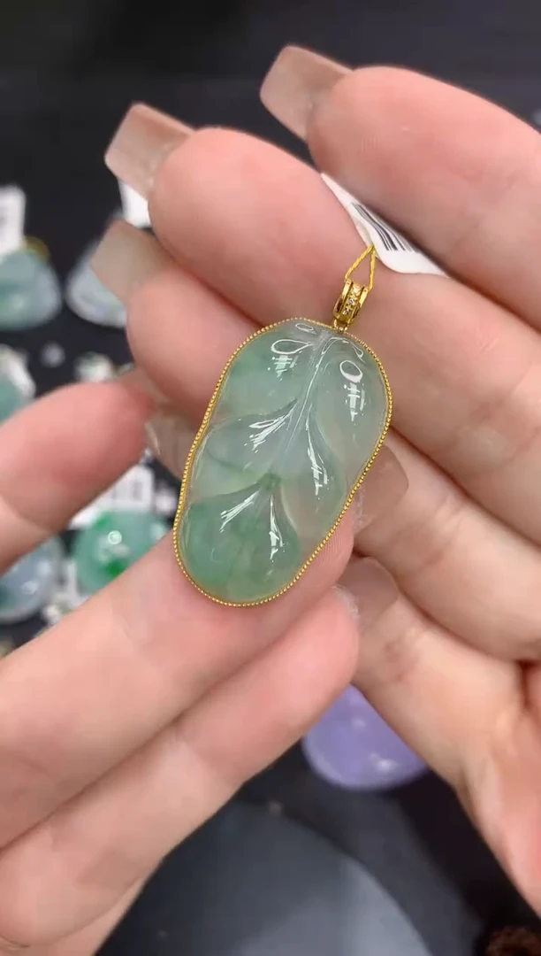 吊坠(不含链)18K金镶嵌翡翠111