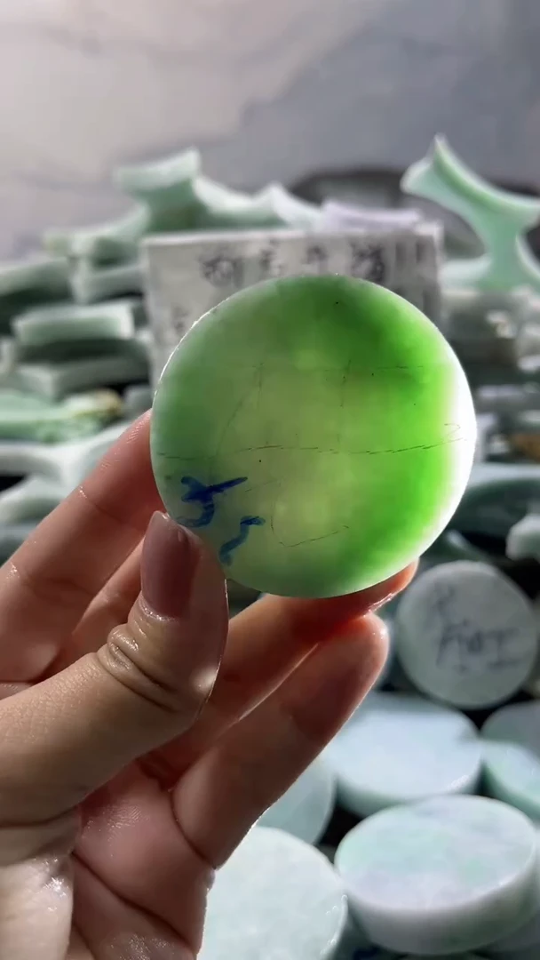 颈饰未镶嵌翡翠颈饰未镶嵌翡翠裸石翡翠缅甸翡翠A货钟16