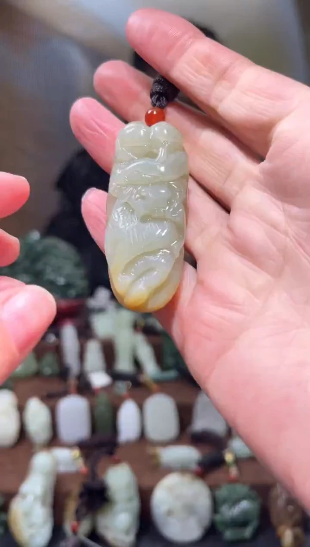 颈饰未镶嵌和田玉.