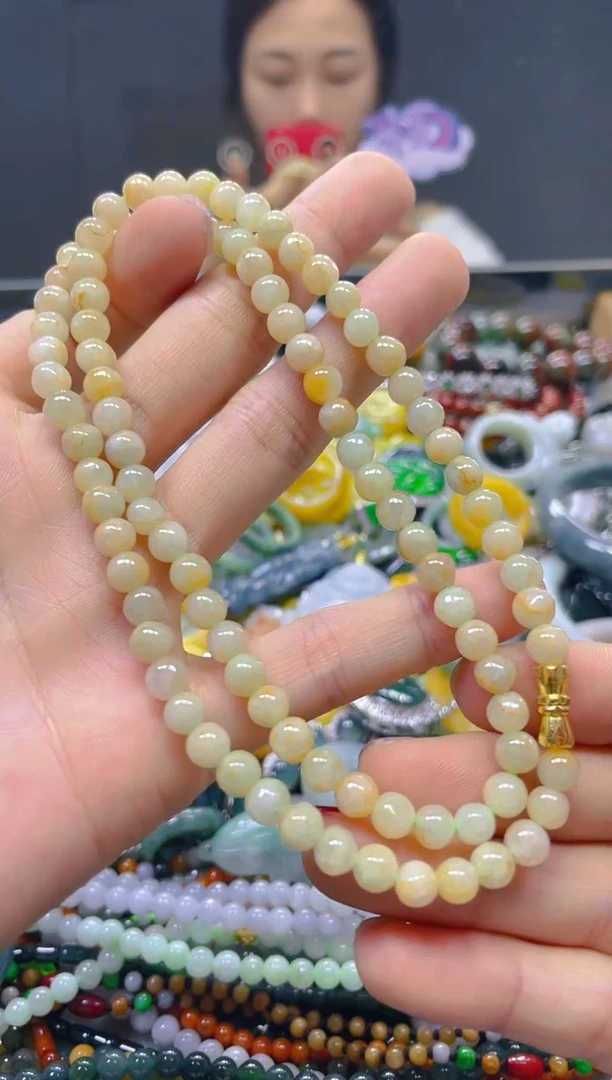 颈饰未镶嵌翡翠5MM/J/翡翠A货，一件也是批发价