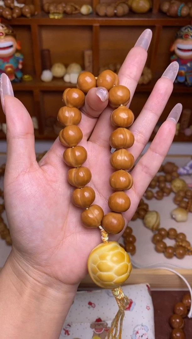 把件猴头核桃全品无暇屁桃➕富甲手持