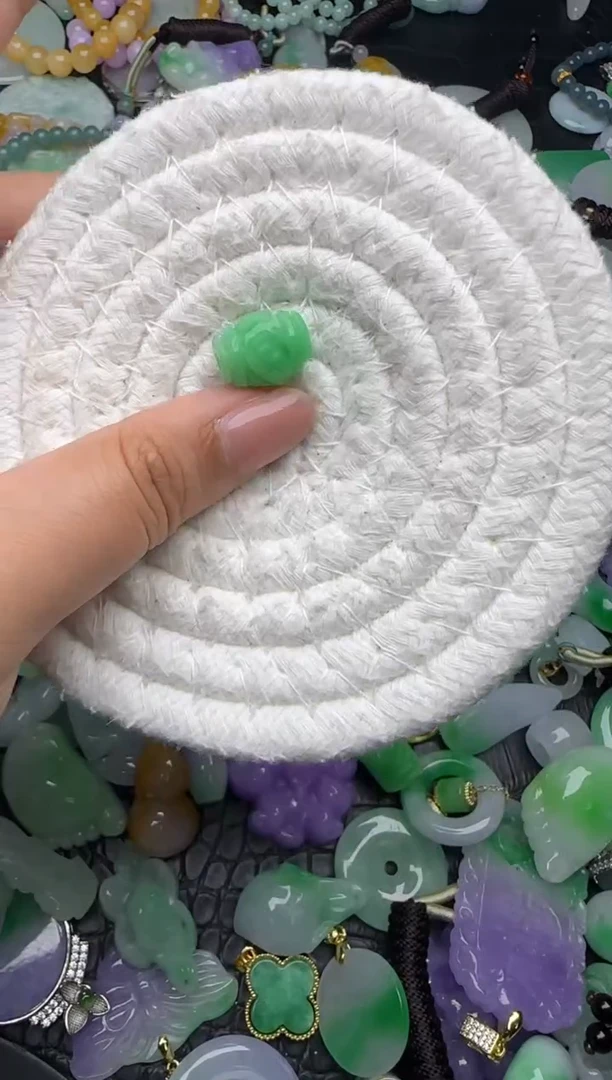 颈饰未镶嵌翡翠缅甸翡翠吊坠