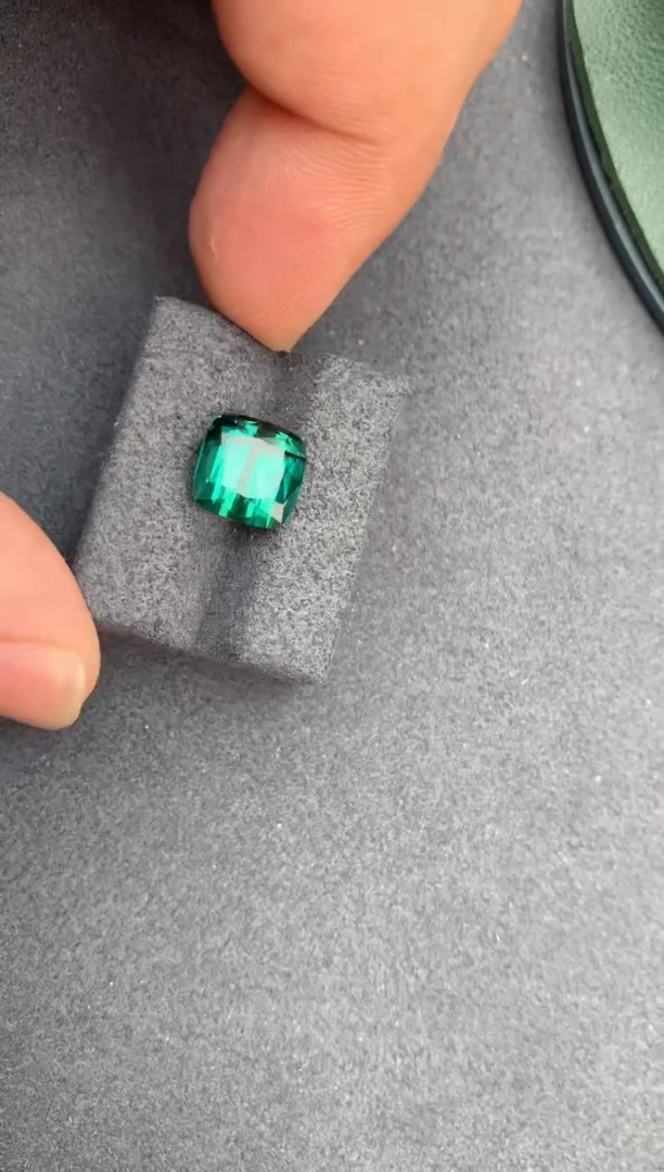 【闪购商品】碧玺裸石未镶嵌5.2ct拉贡碧玺