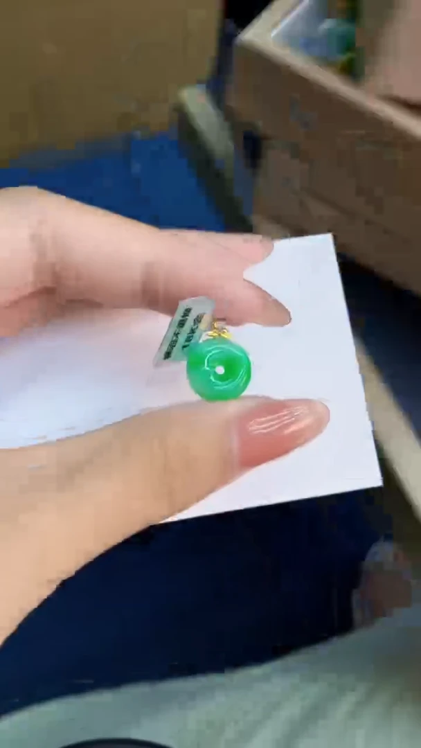 翡翠18K金镶嵌颈饰           1
