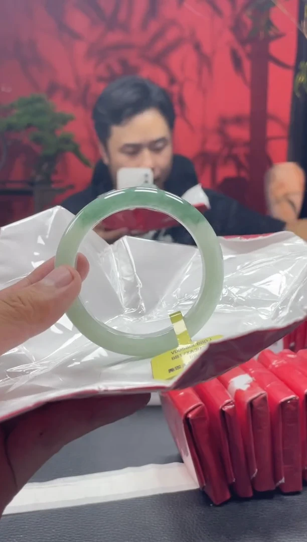 翡翠手镯未镶嵌11