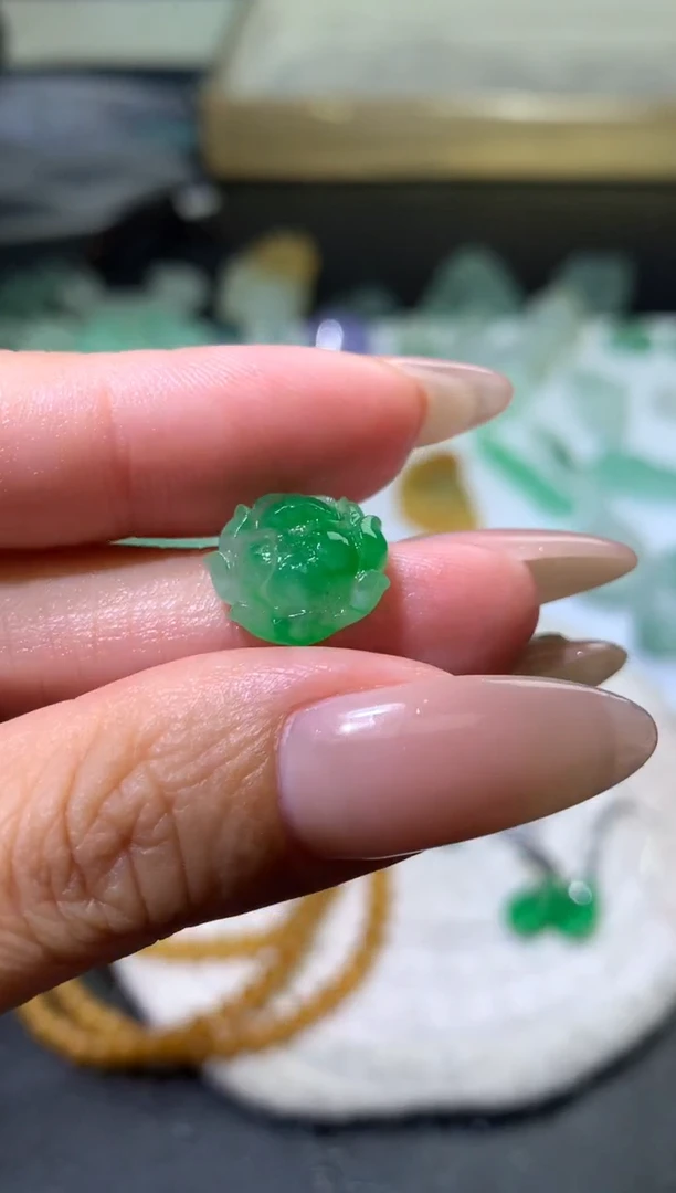 未镶嵌定制翡翠毛货  11.2-4.4