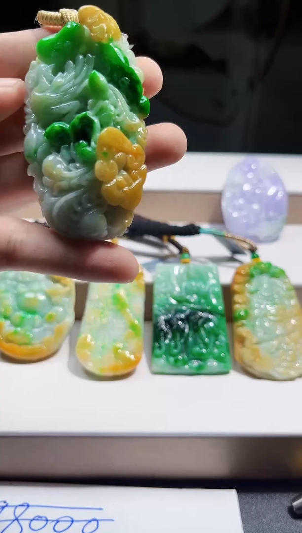 吊坠(不含链)未镶嵌翡翠挂件