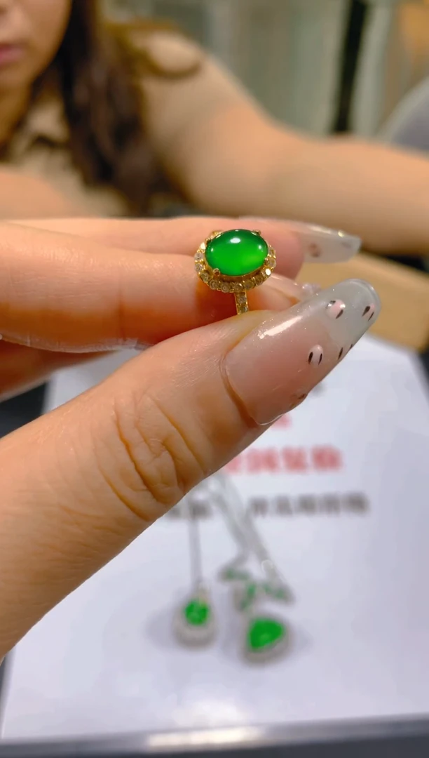 未镶嵌戒指翡翠多样性发一