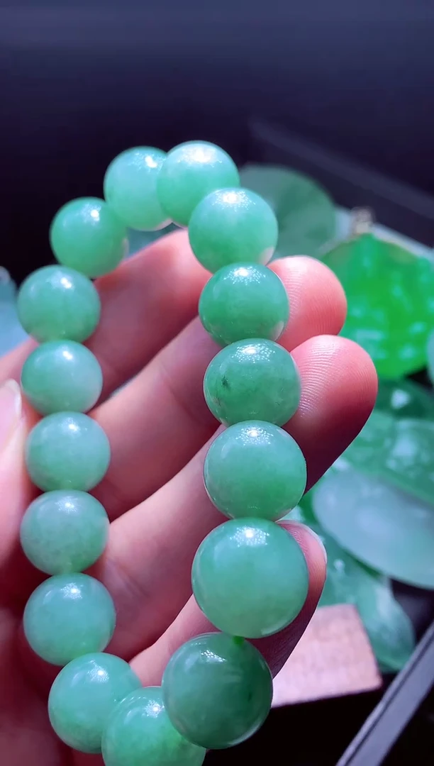 未镶嵌定制翡翠秀*?毛货翡翠定制