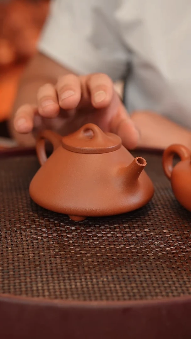 茶壶紫砂红清水 半手工 子冶石瓢 240cc