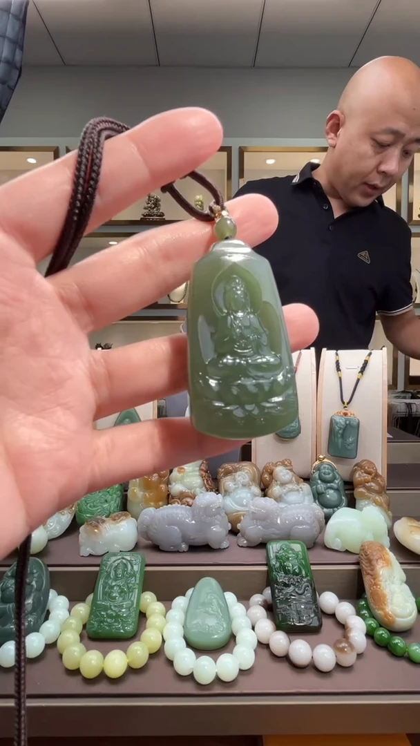 颈饰未镶嵌和田玉苏