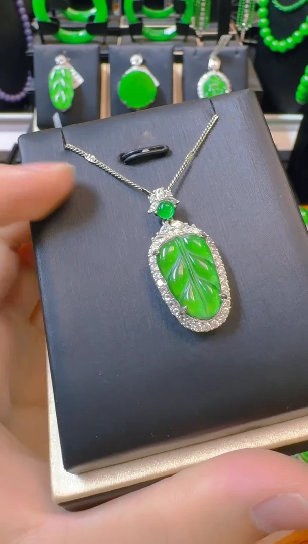 吊坠(赠链)未镶嵌翡翠天然A货翡翠