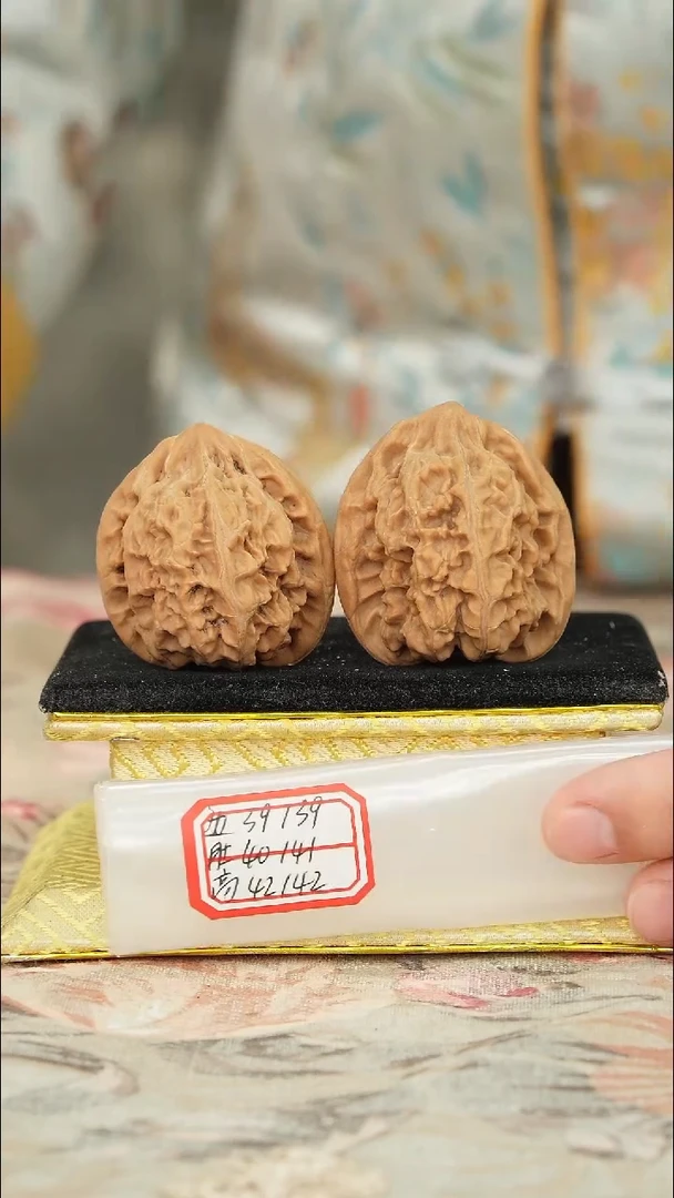 【闪购商品】文玩核桃把件马蹄