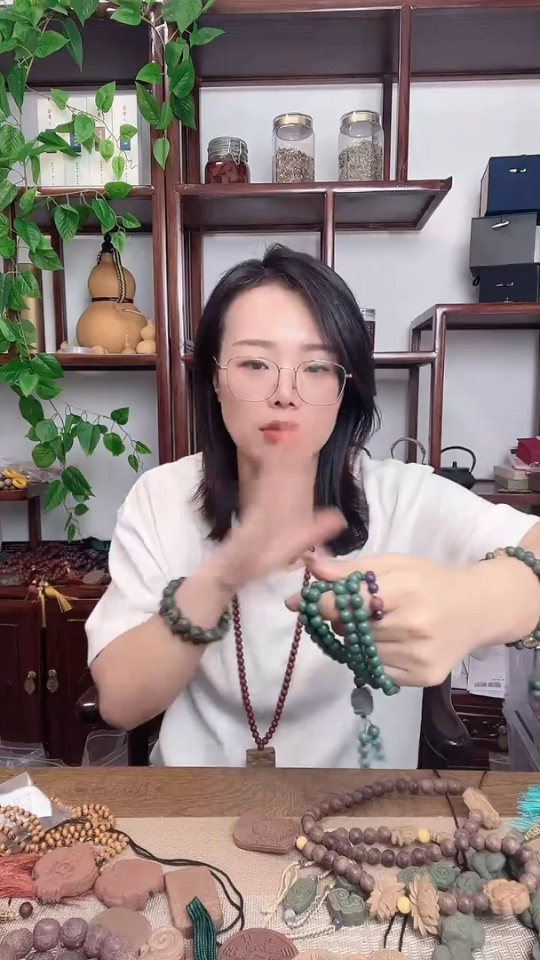 泥塑梦灵凝神的大脖挂