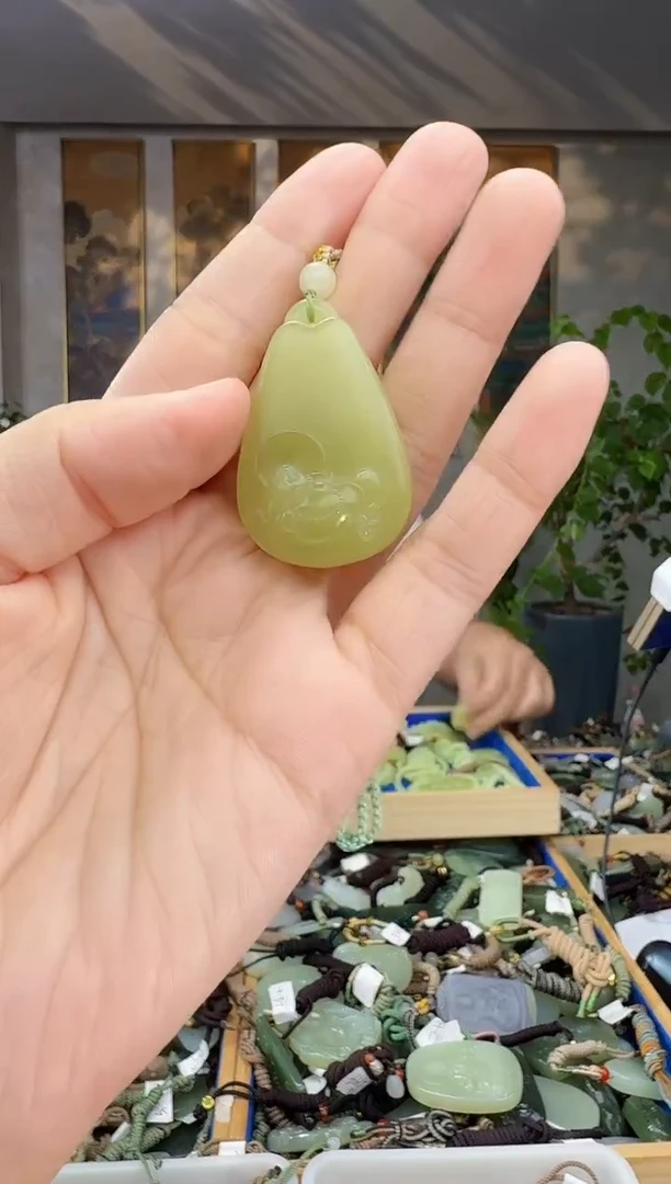 未镶嵌和田玉挂件拍一发一