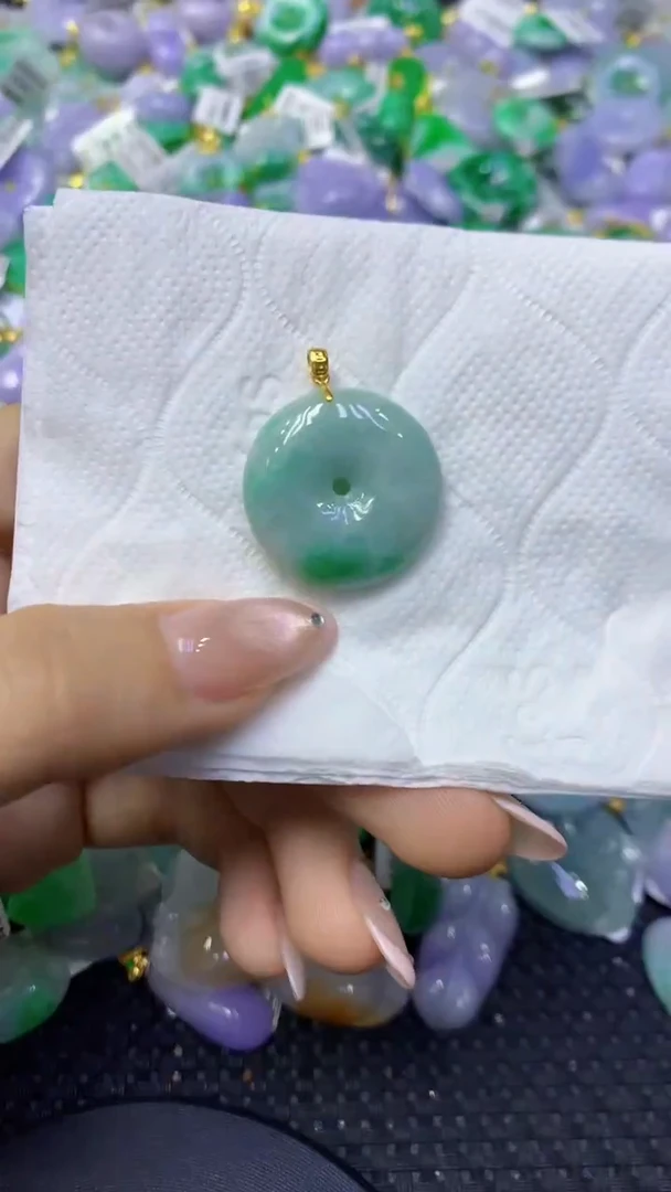 颈饰未镶嵌翡翠天然缅甸翡翠A货
