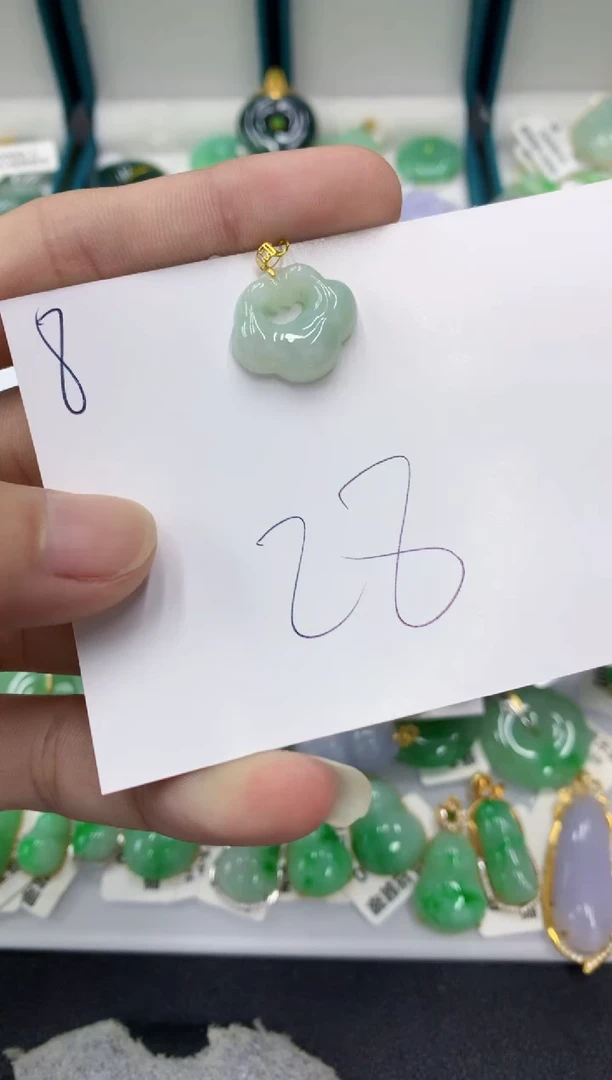 【闪购商品】翡翠颈饰18K金镶嵌翡翠