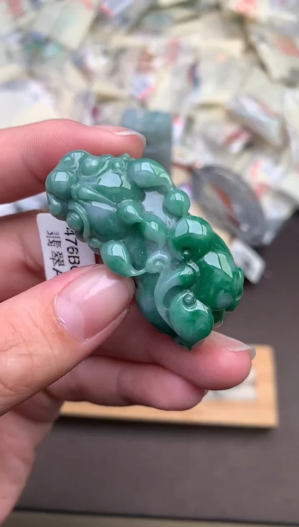 翡翠挂件未镶嵌—