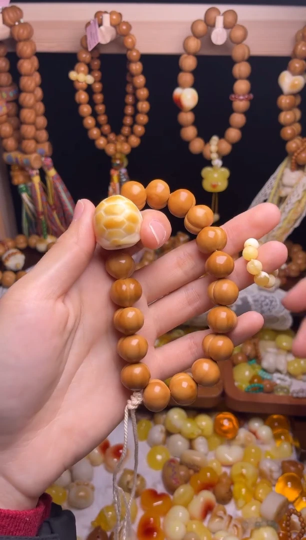 吊坠猴头核桃多**少全品光面柯基发财绿跑环富甲吊坠手串