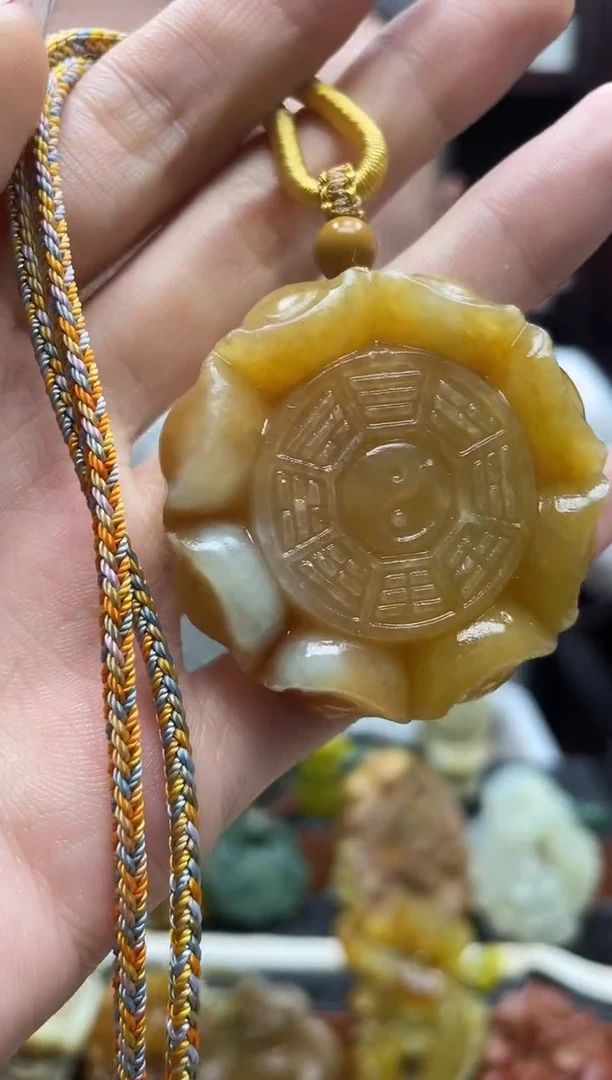 未镶嵌岫玉吊坠·