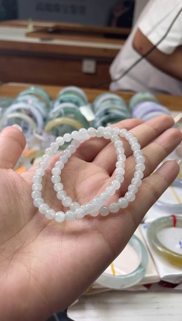 手链翡翠未镶嵌白色小米珠串