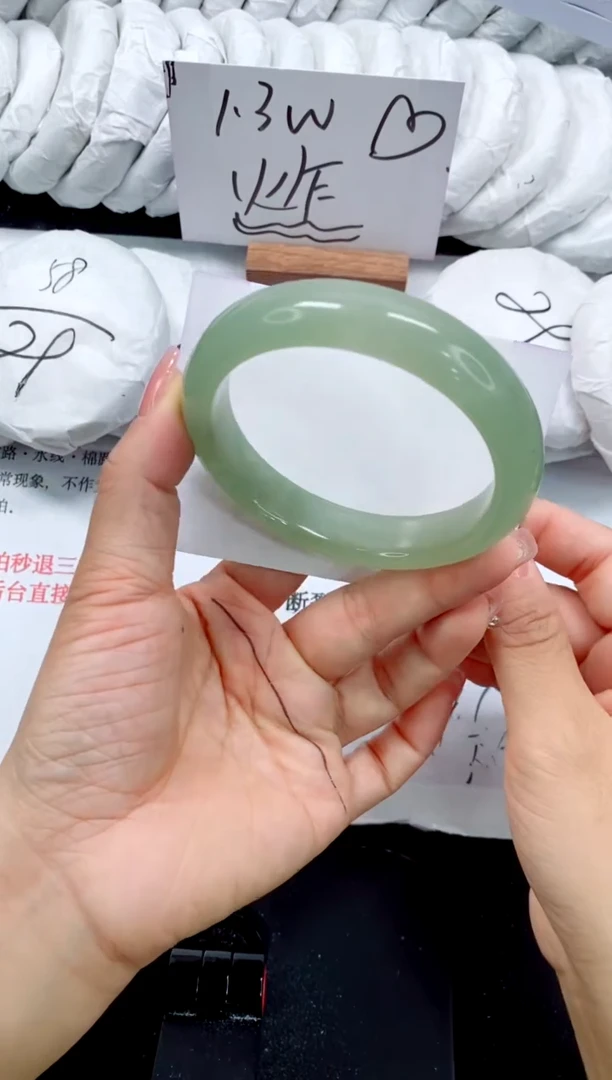 未镶嵌手镯石英质玉119-62