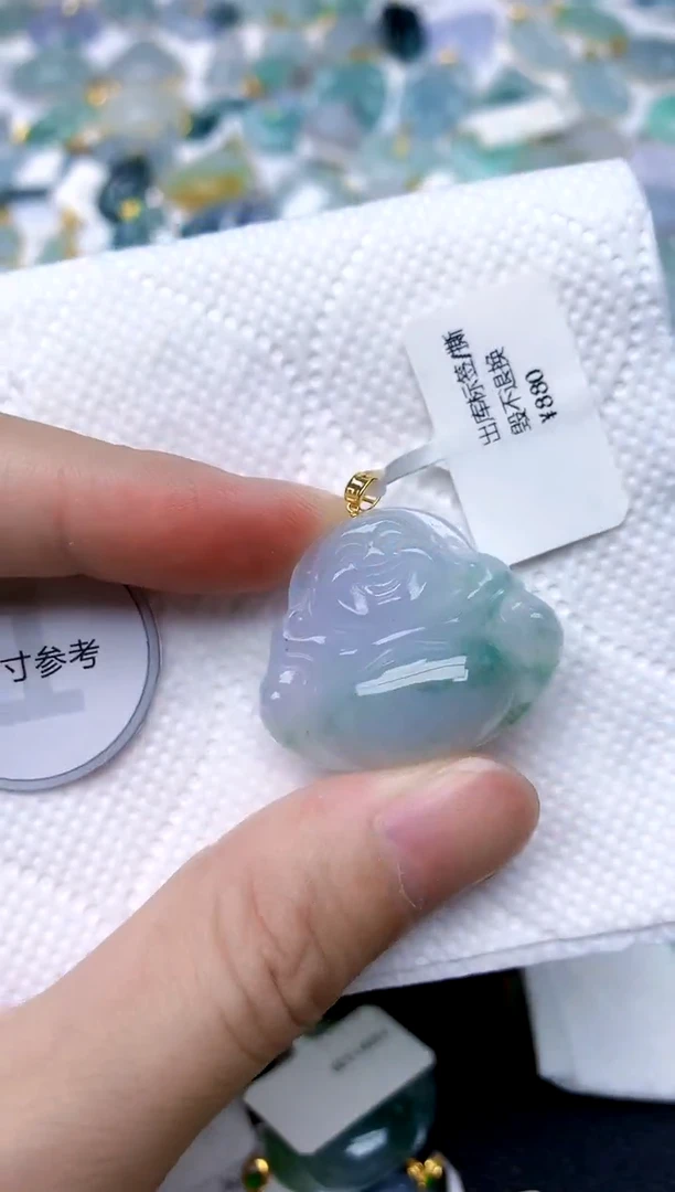 颈饰18K金镶嵌翡翠天然A货翡翠