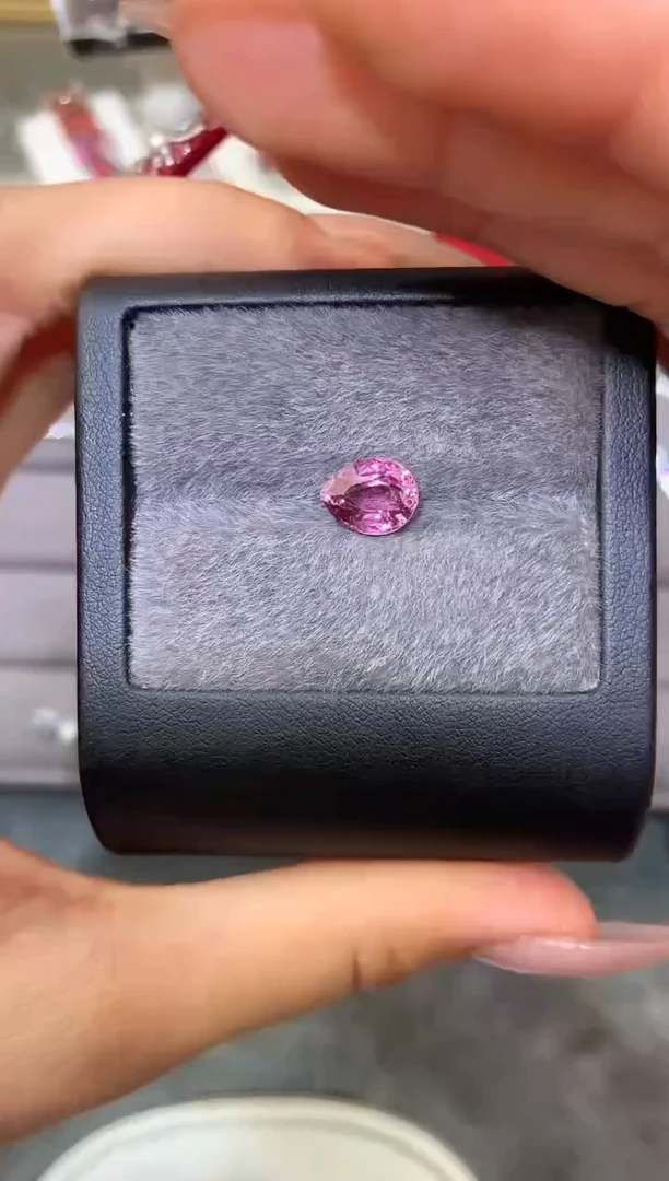 未镶嵌裸石定制尖晶石水滴  丁香色调 3.10ct